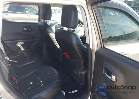 2019 Jeep Compass Latitude 4X4 from USA, damaged, VIN 3C4NJDBB5KT735247